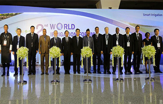 williamhill新能徐政博士在世界灌溉论坛上做光伏扬水系统应用技术演讲