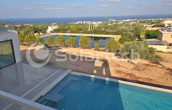 零碳泳池：深圳williamhill光伏扬水系统助力塞浦路斯高端别墅节能实践